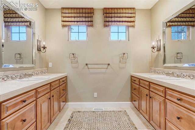 1909 La Bellezza Grove