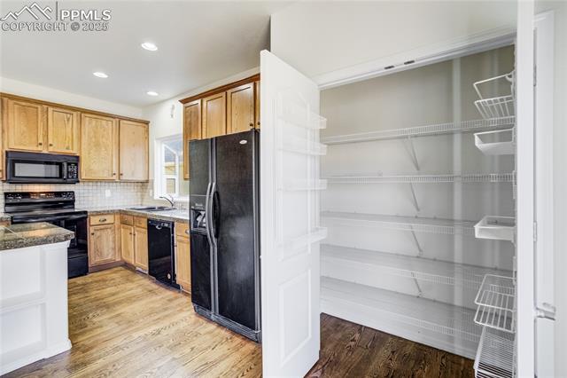 6674 Thistlewood Street