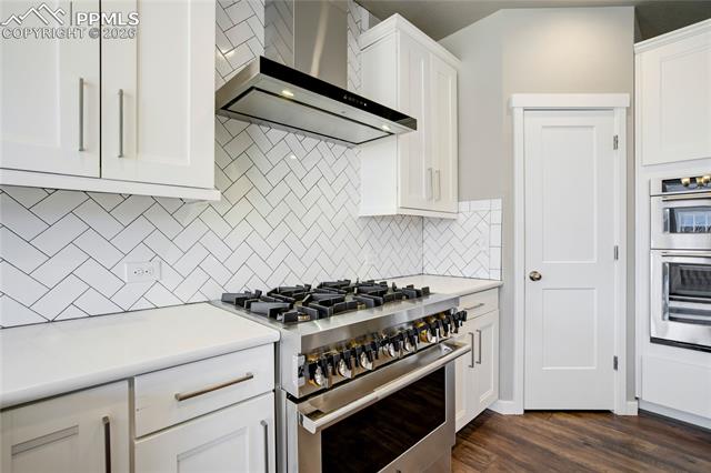 3347 Golden Meadow Way