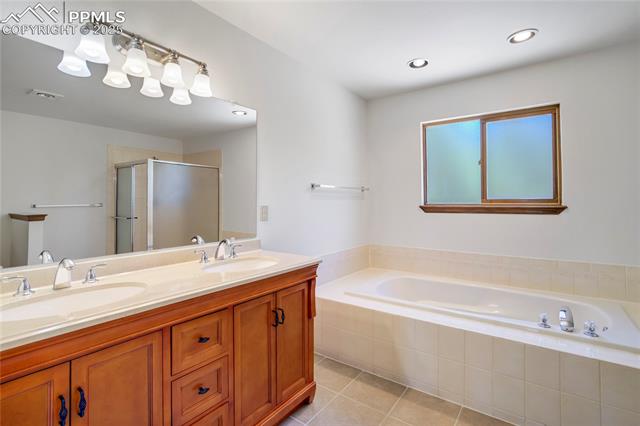 1325 Golden Hills Road