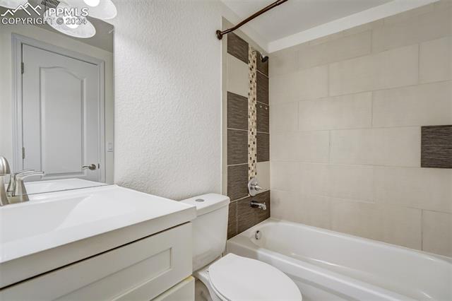 4430 Songglen Circle