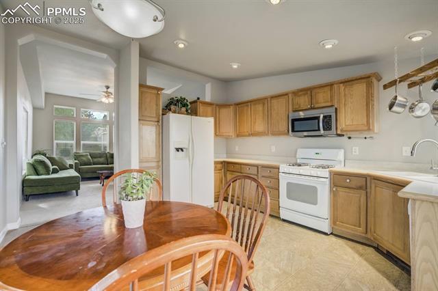 4536 Gray Fox Heights