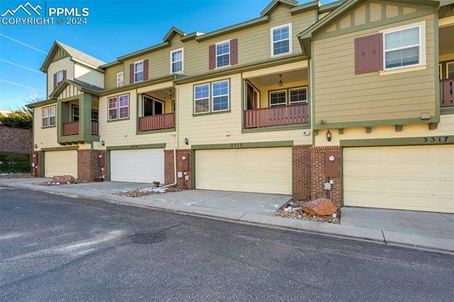 3323 Gladstone Creek Point