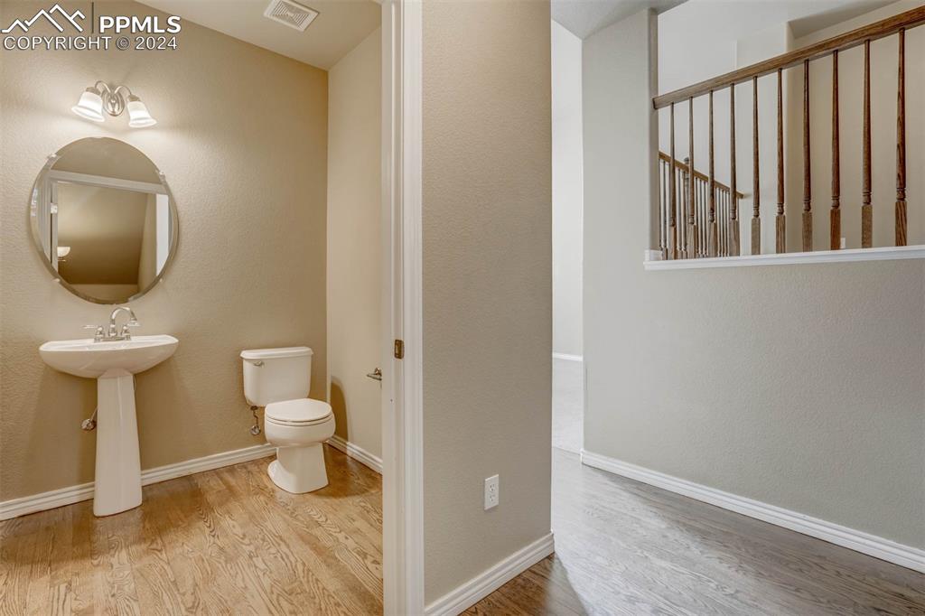 3323 Gladstone Creek Point