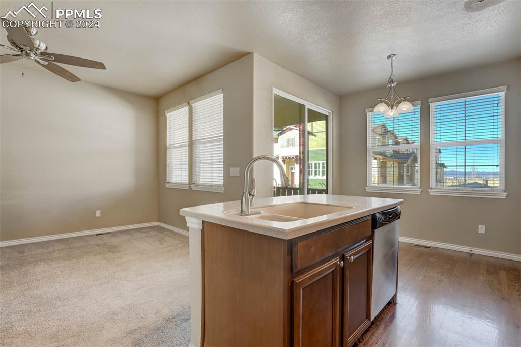 3323 Gladstone Creek Point