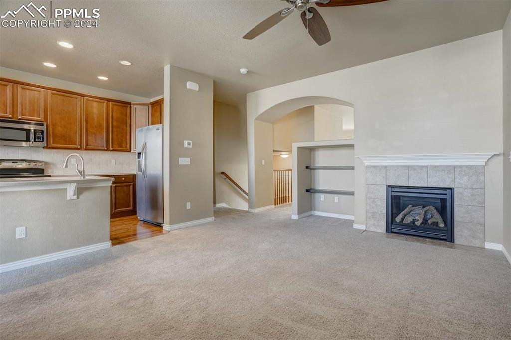 3323 Gladstone Creek Point