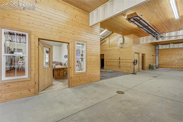 3572 White Bear Point