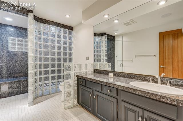 3572 White Bear Point