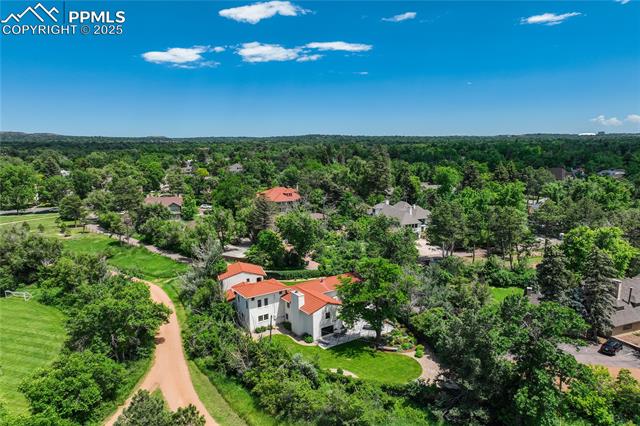 1932 El Parque Street