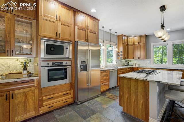 1932 El Parque Street