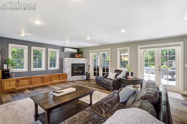 1932 El Parque Street