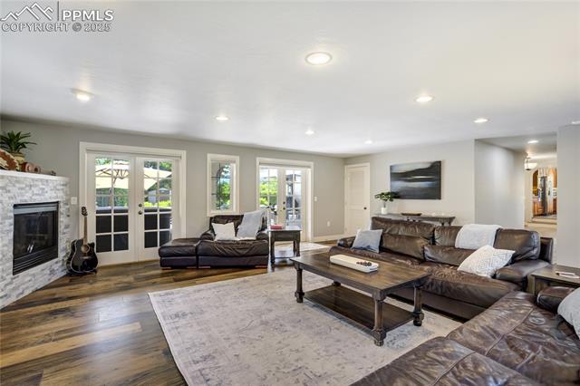 1932 El Parque Street