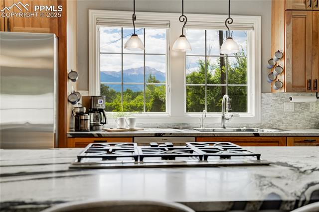 1932 El Parque Street