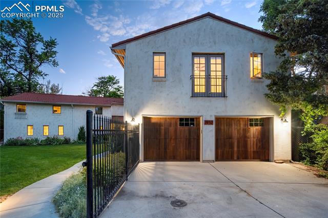 1932 El Parque Street