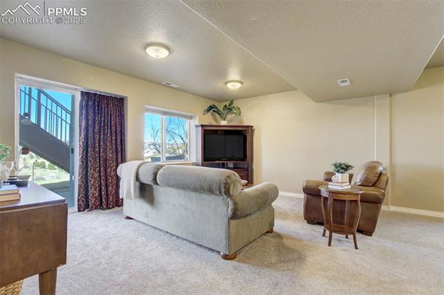 1944 Queens Canyon Court