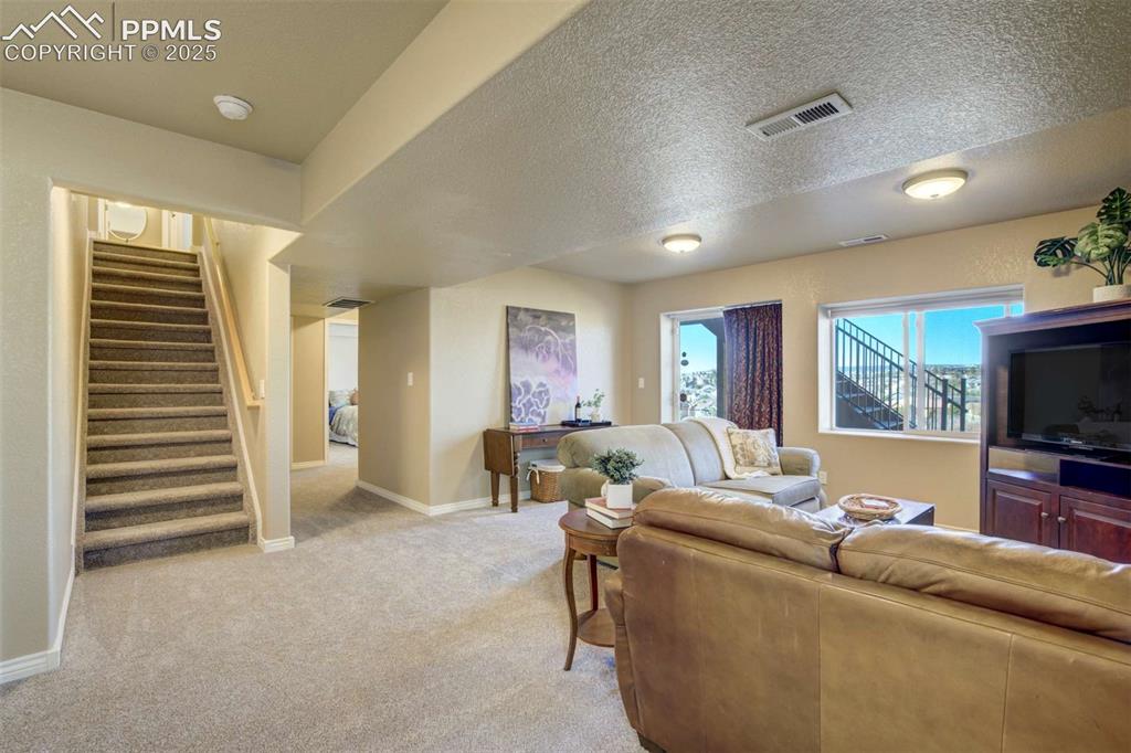 1944 Queens Canyon Court
