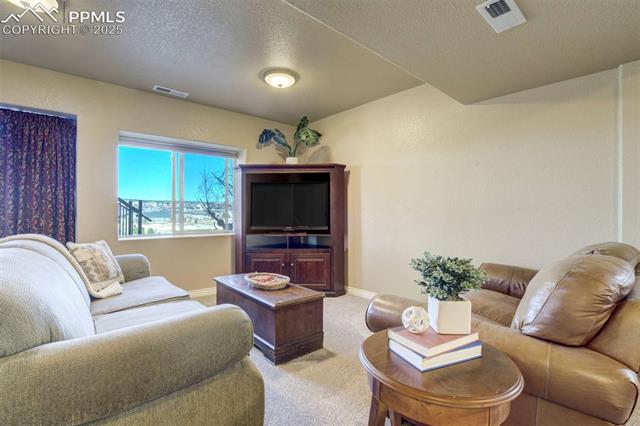 1944 Queens Canyon Court