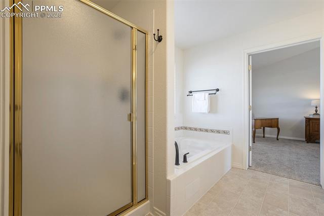 1944 Queens Canyon Court