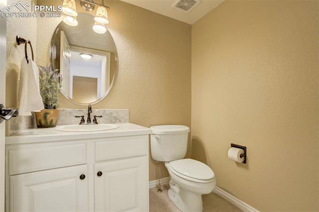 1944 Queens Canyon Court