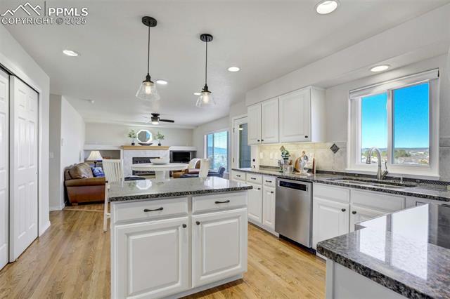 1944 Queens Canyon Court