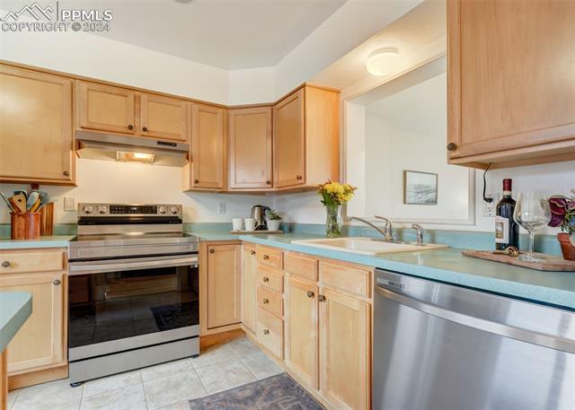 448 W Rockrimmon Boulevard E