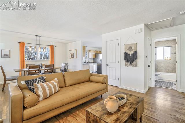 1633 N Chestnut Street