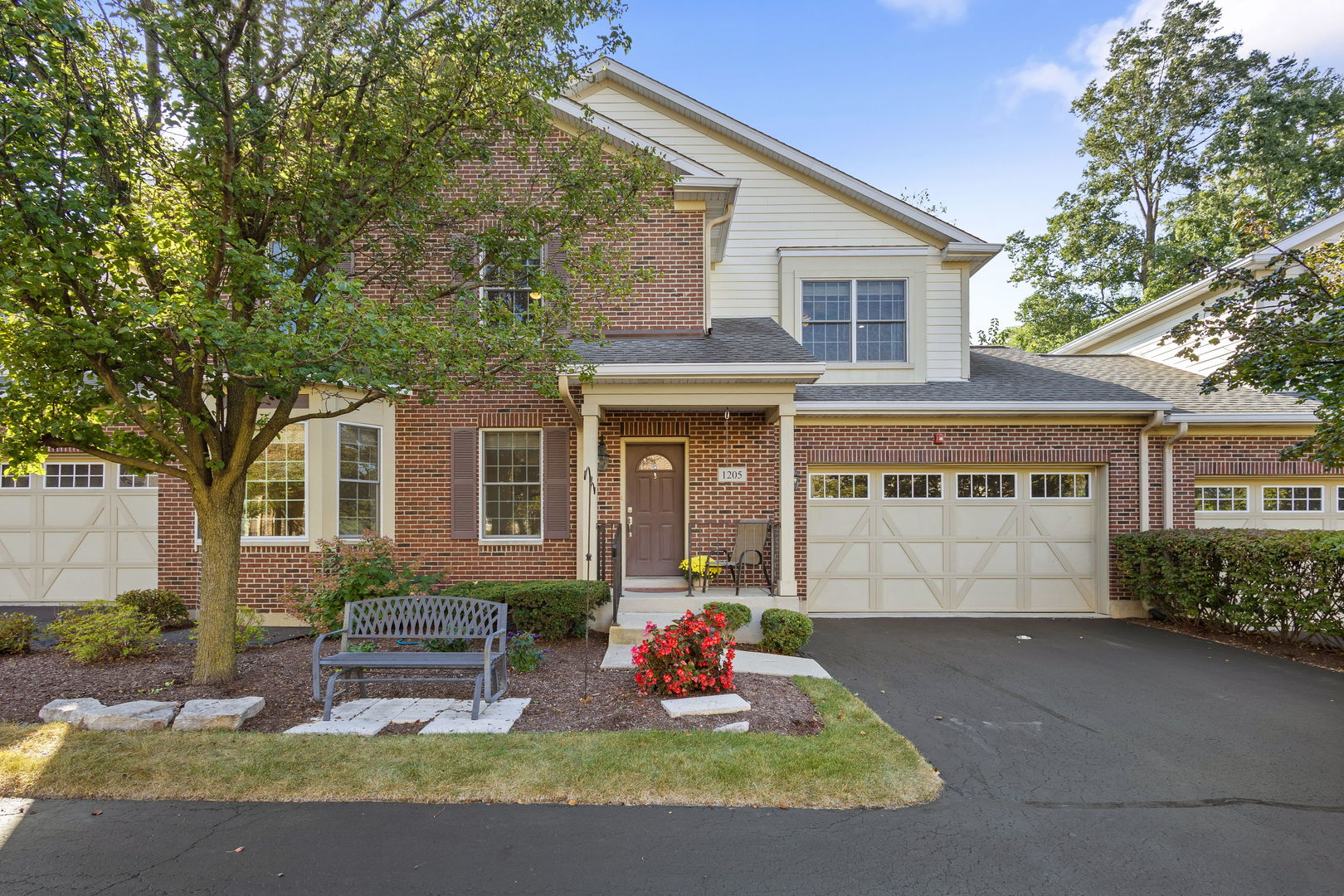 1205 CHARLESTON Court Unit: 1205