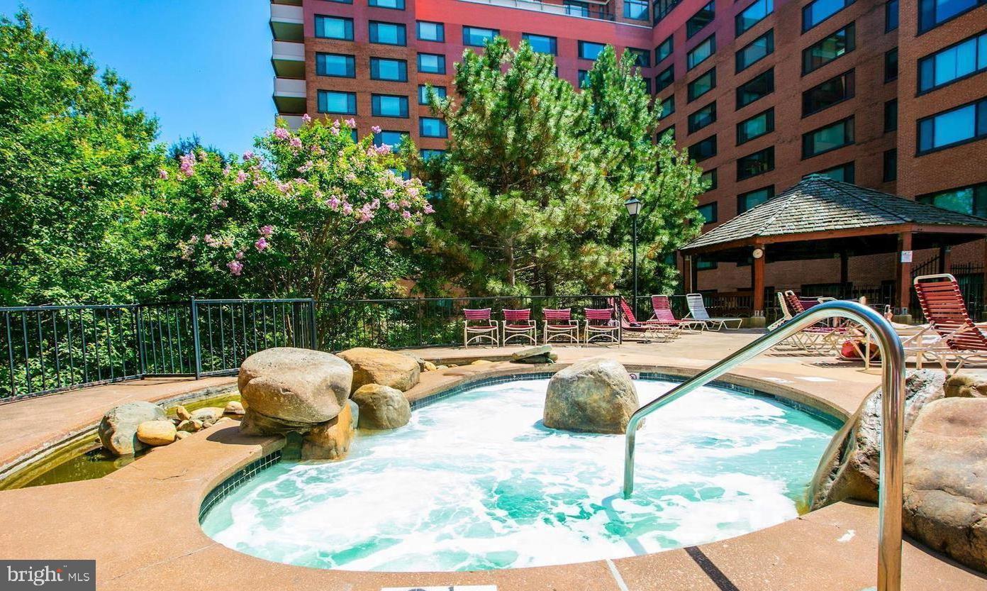 1111 ARLINGTON BOULEVARD 822