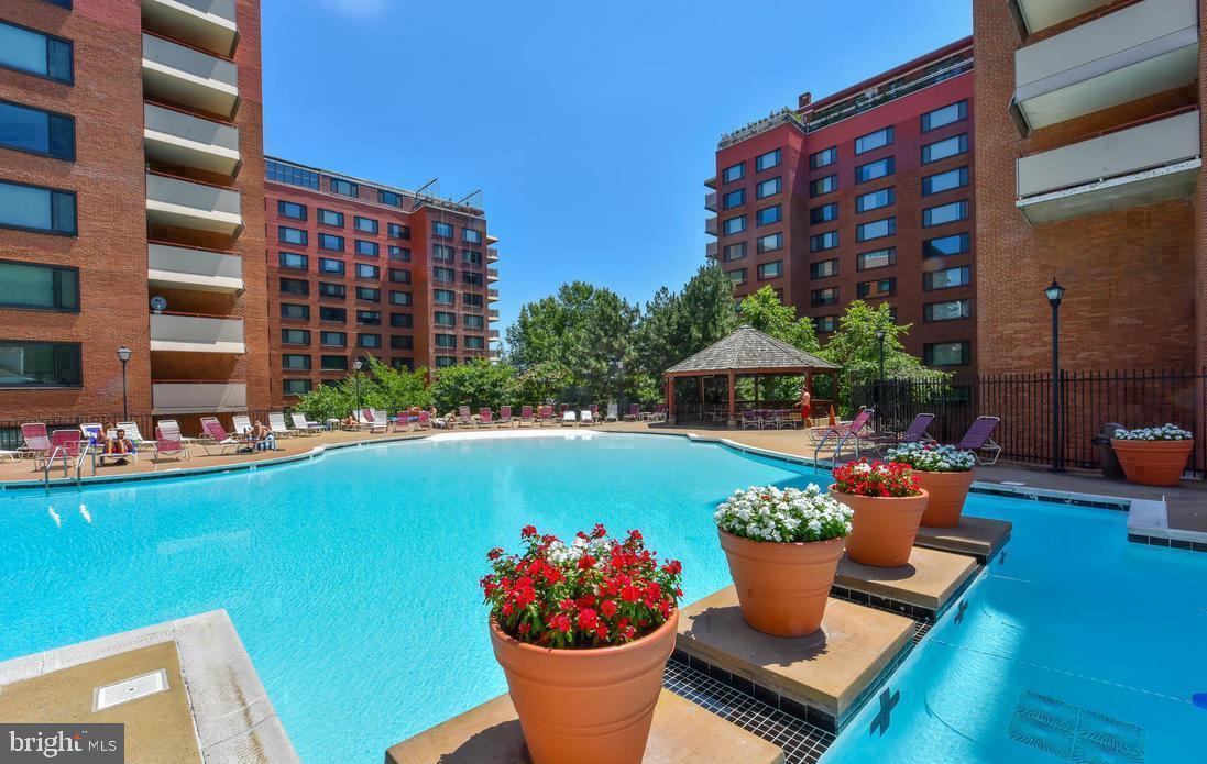 1111 ARLINGTON BOULEVARD 822