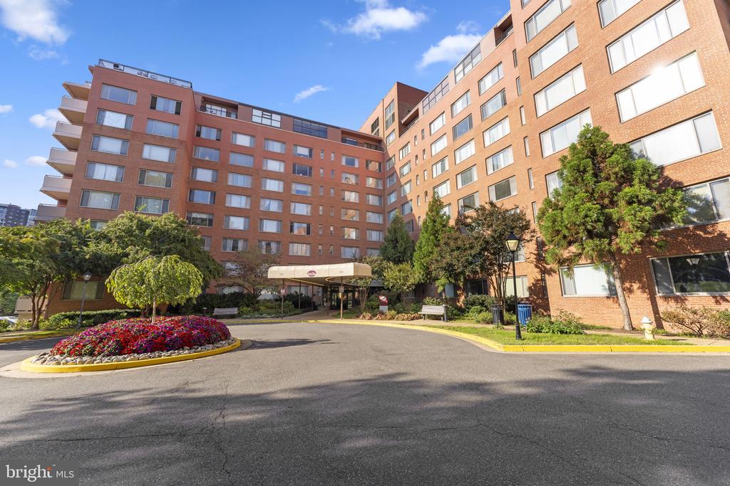 1111 ARLINGTON BOULEVARD 822
