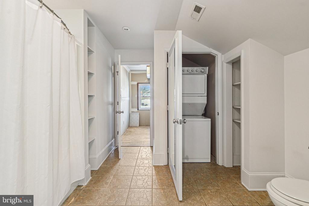 1922 S ARLINGTON RIDGE ROAD
