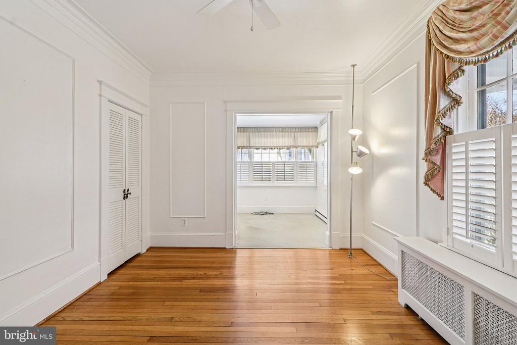1922 S ARLINGTON RIDGE ROAD