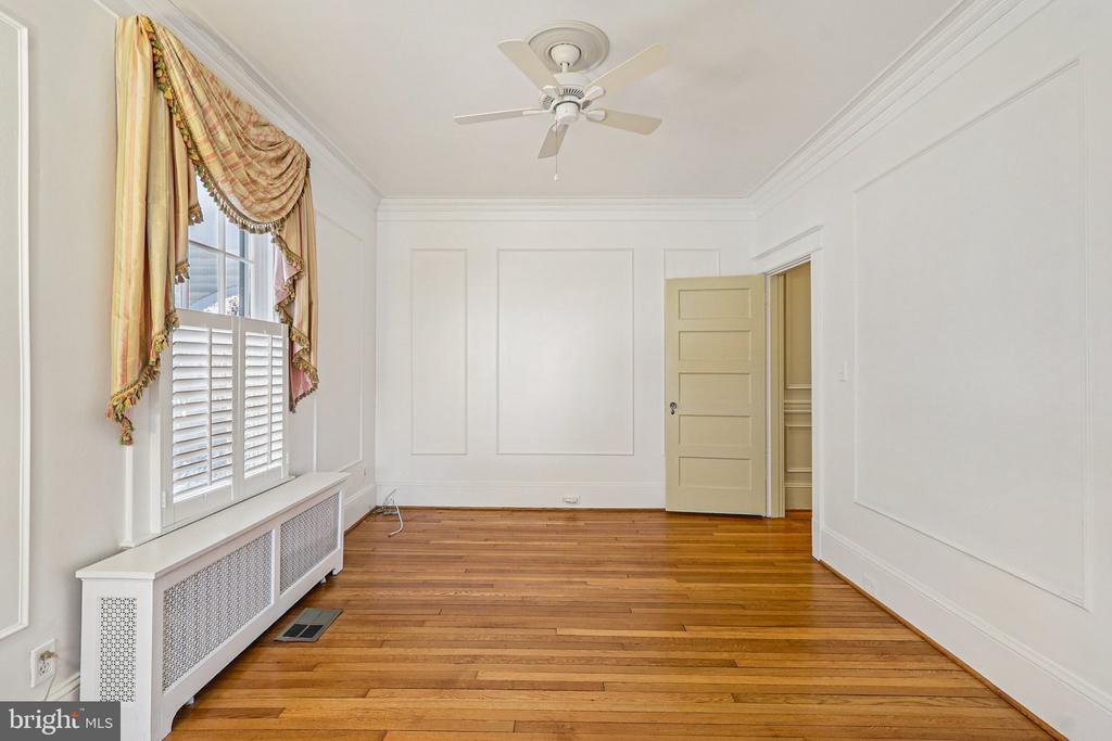 1922 S ARLINGTON RIDGE ROAD