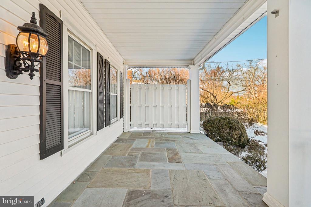 1922 S ARLINGTON RIDGE ROAD