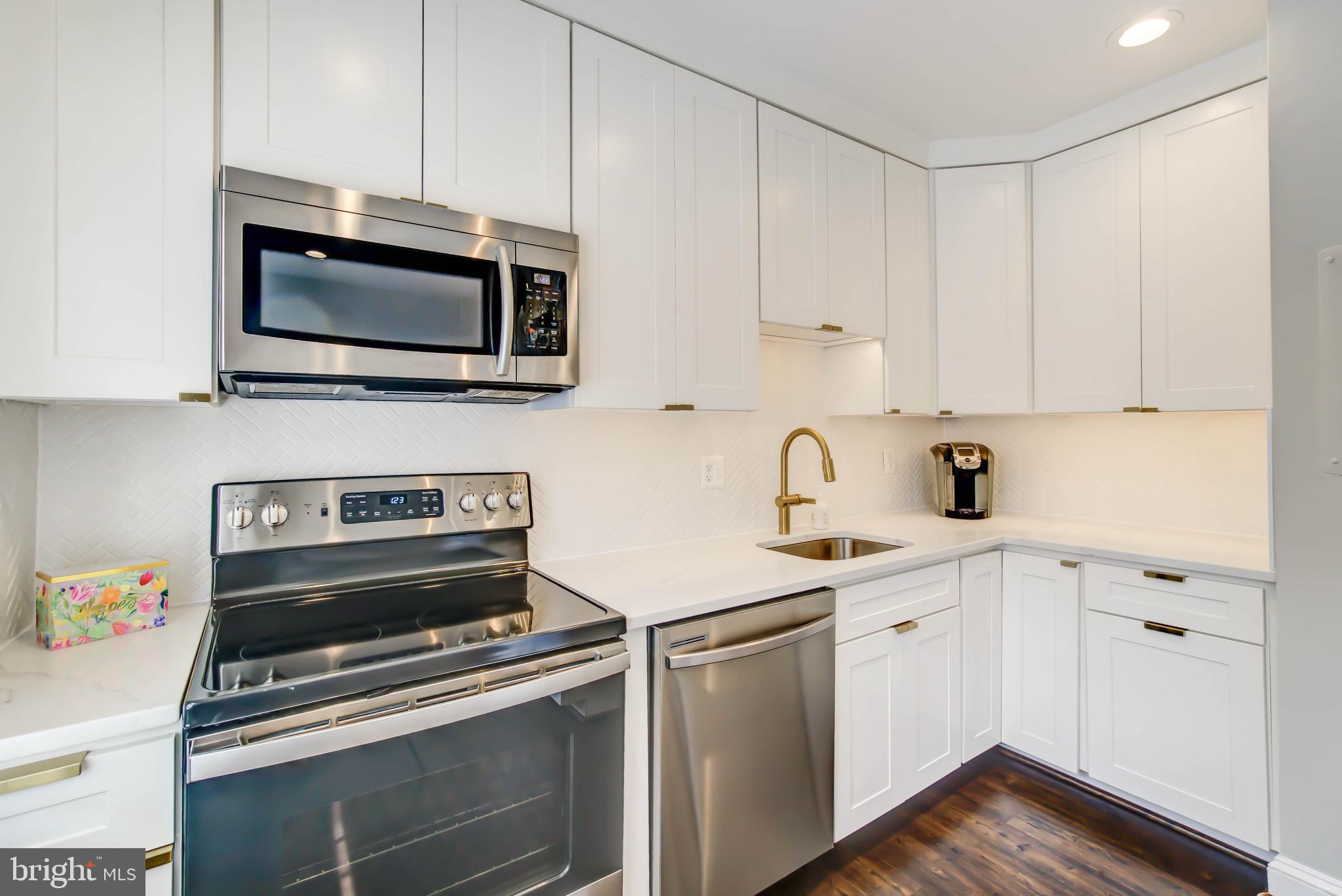 1804 W ABINGDON DRIVE 101