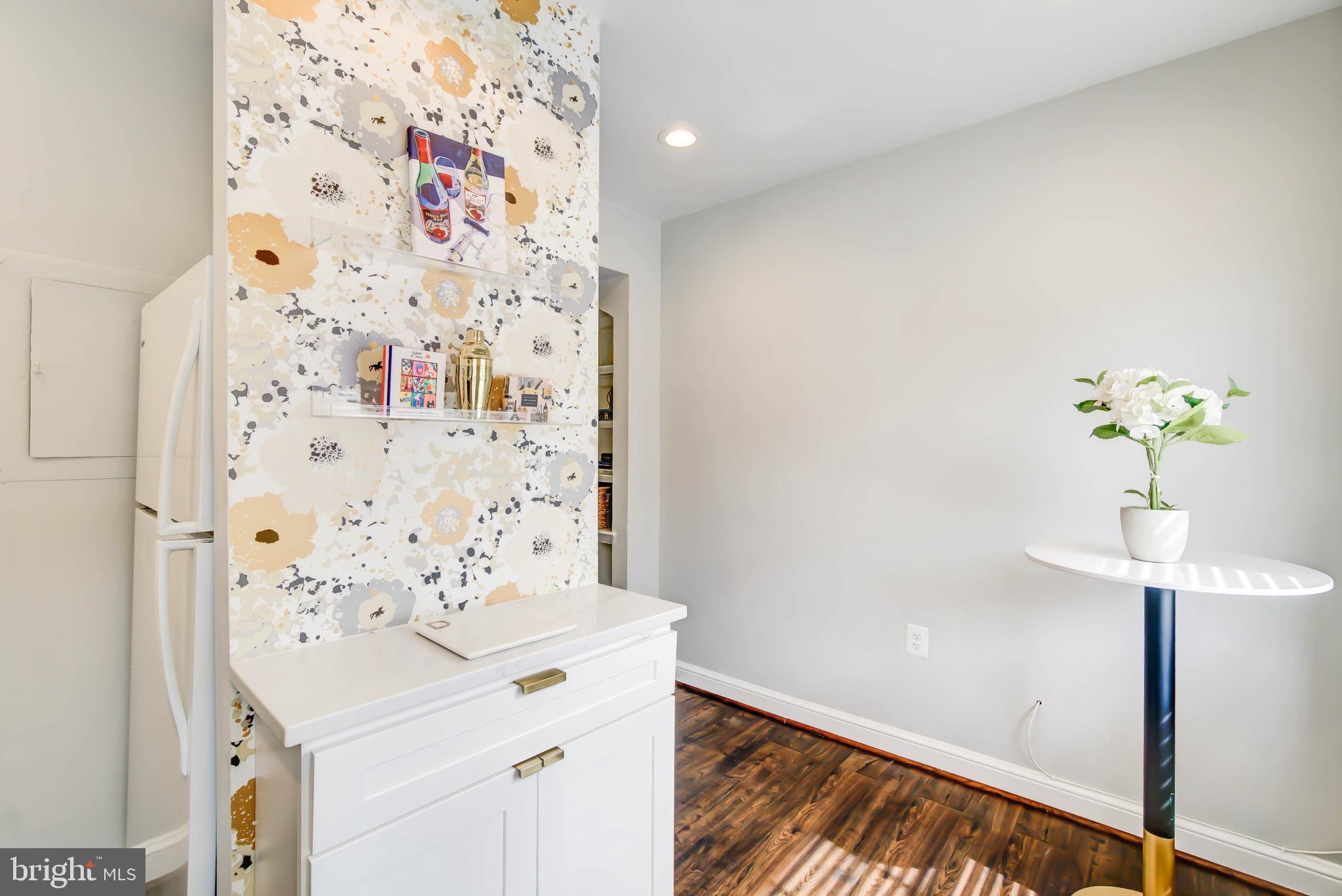 1804 W ABINGDON DRIVE 101