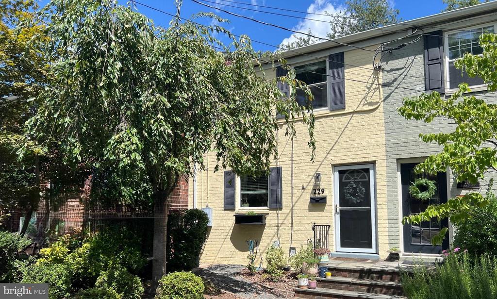229 ASPEN STREET