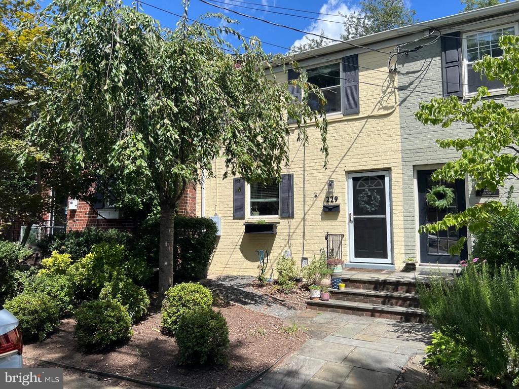 229 ASPEN STREET