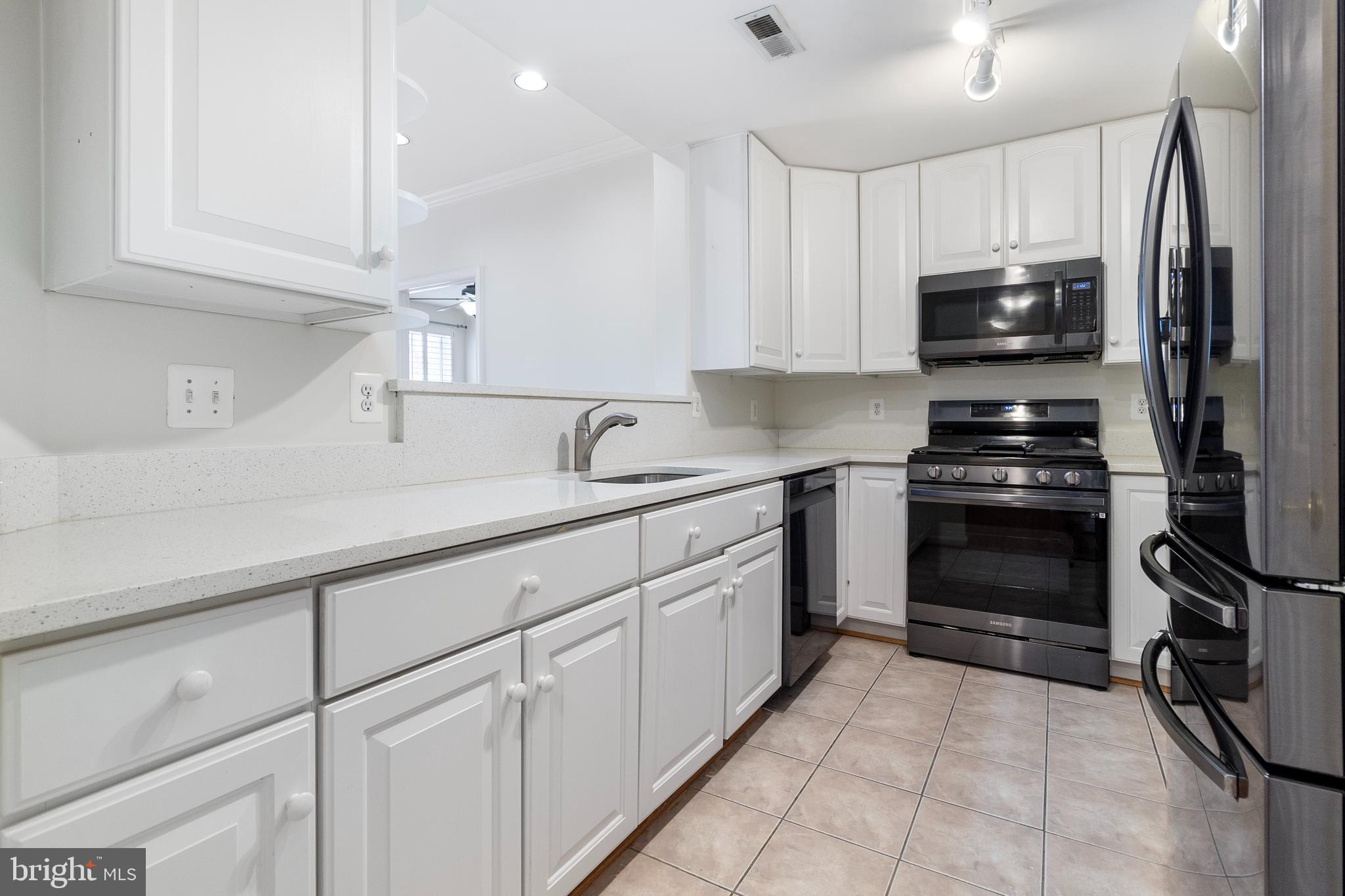 621 N SAINT ASAPH STREET 204