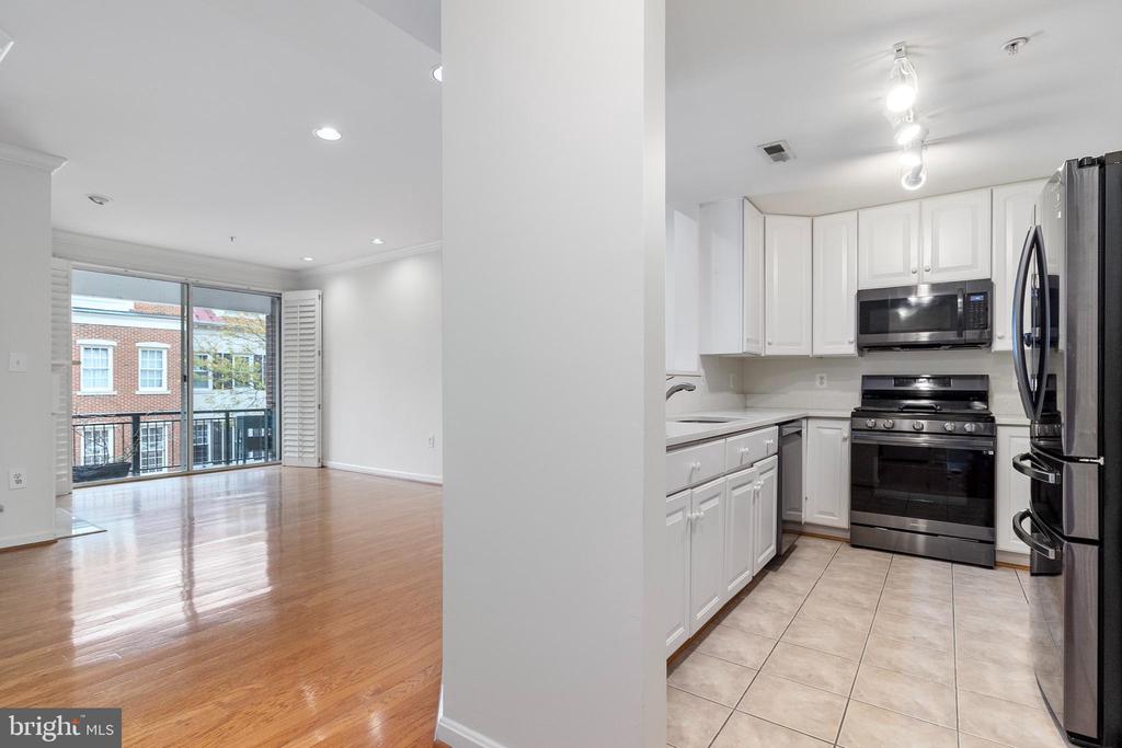 621 N SAINT ASAPH STREET 204