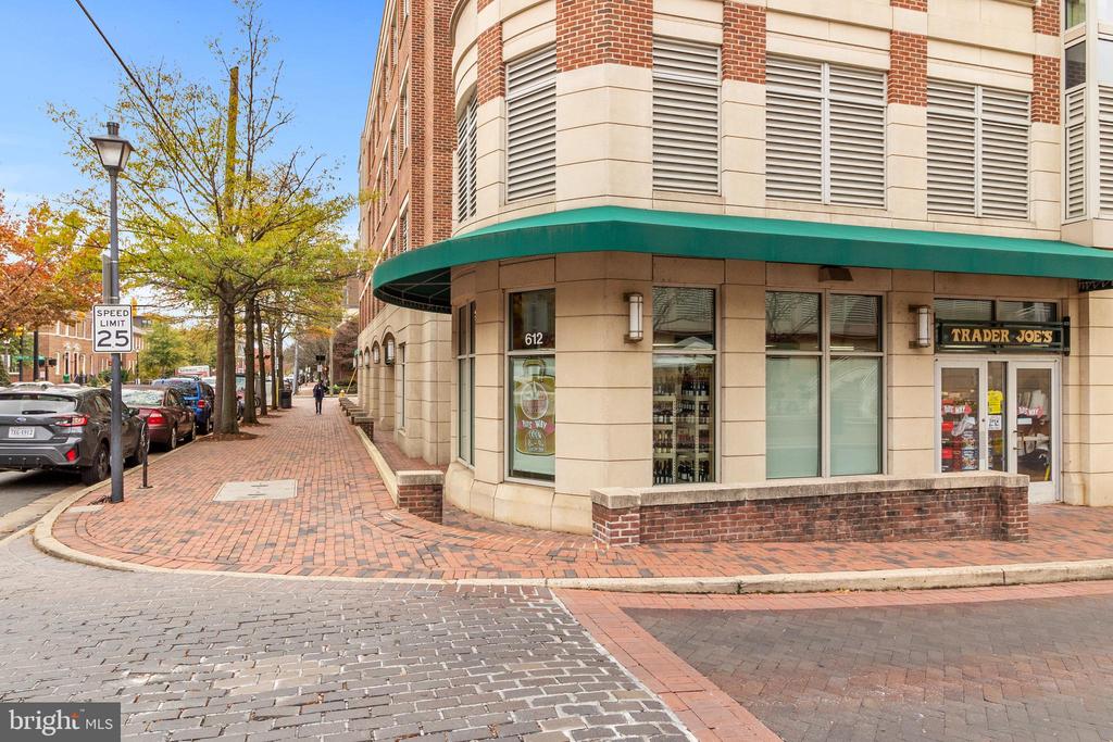 621 N SAINT ASAPH STREET 204