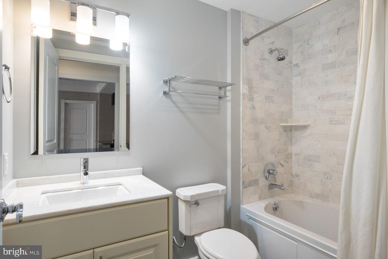 910 POWHATAN STREET 103N