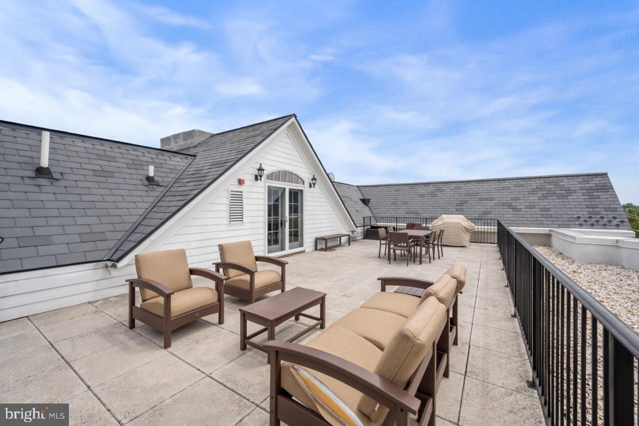 910 POWHATAN STREET 103N