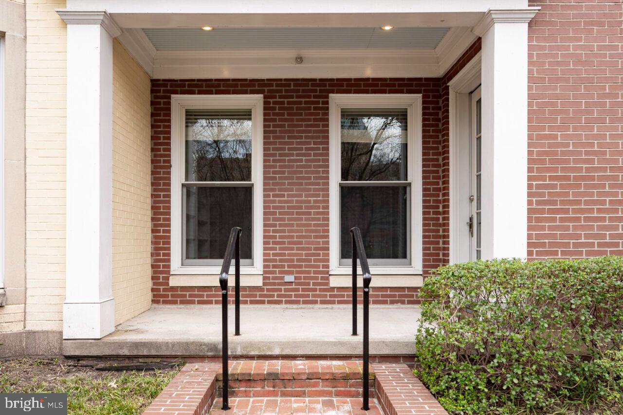 910 POWHATAN STREET 103N