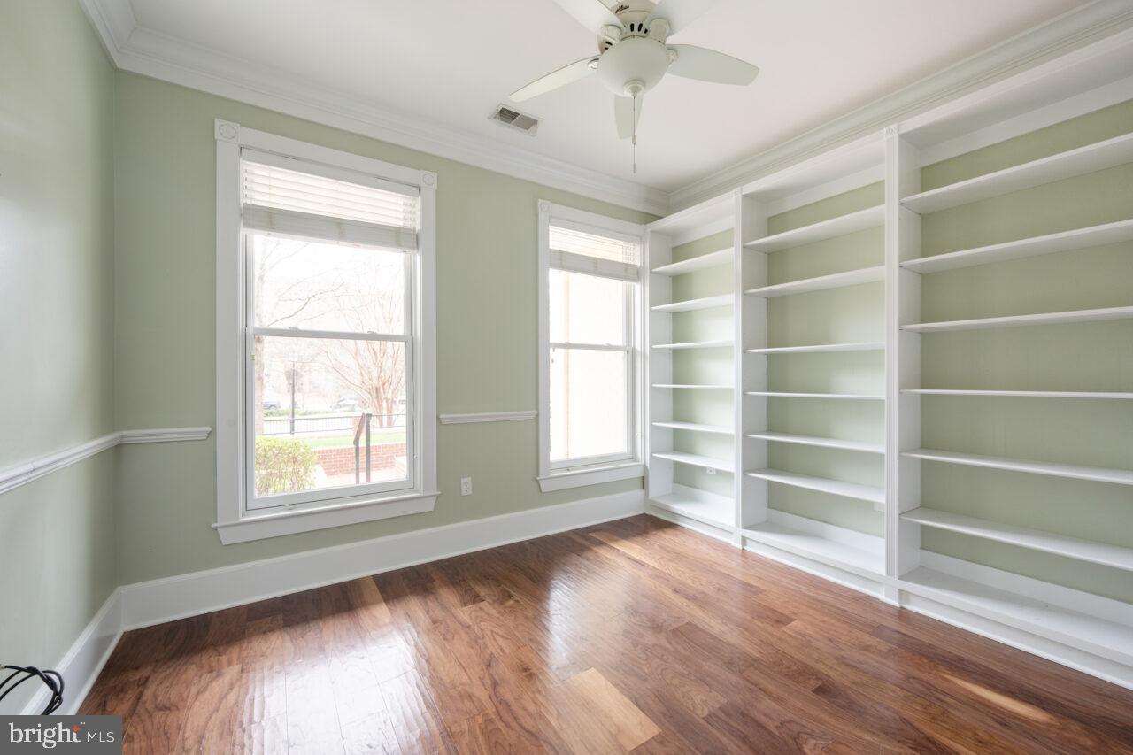 910 POWHATAN STREET 103N