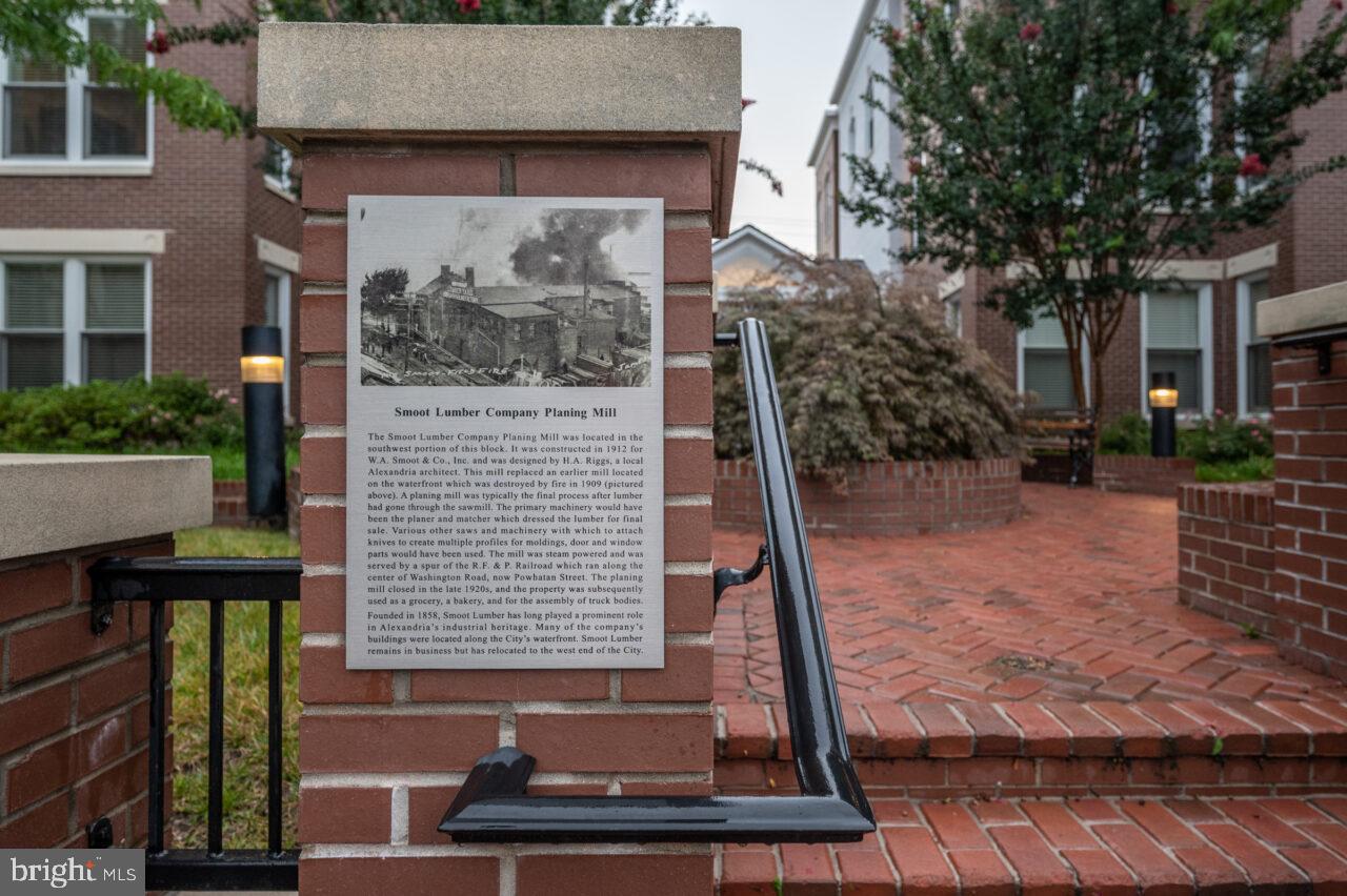 910 POWHATAN STREET 103N