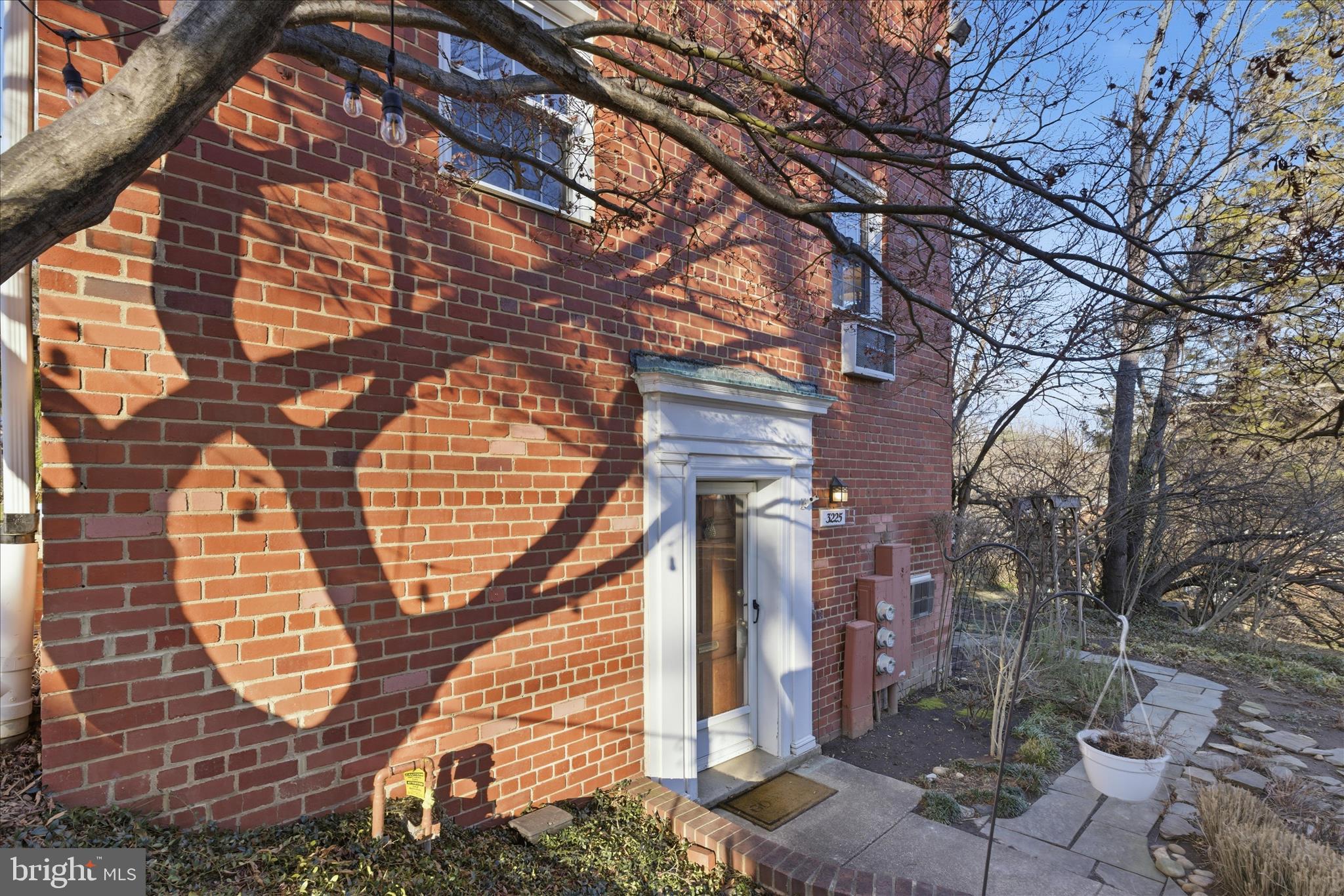 3225 RAVENSWORTH PLACE