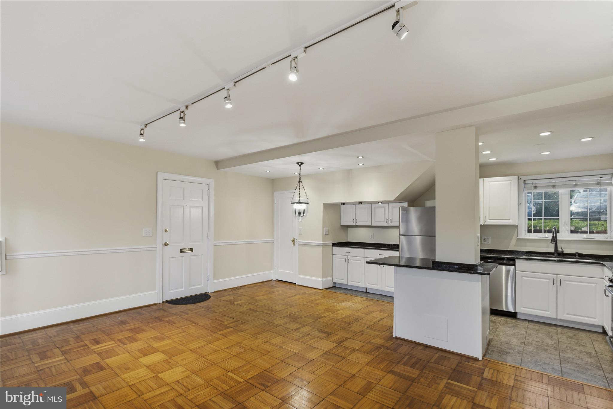 3225 RAVENSWORTH PLACE