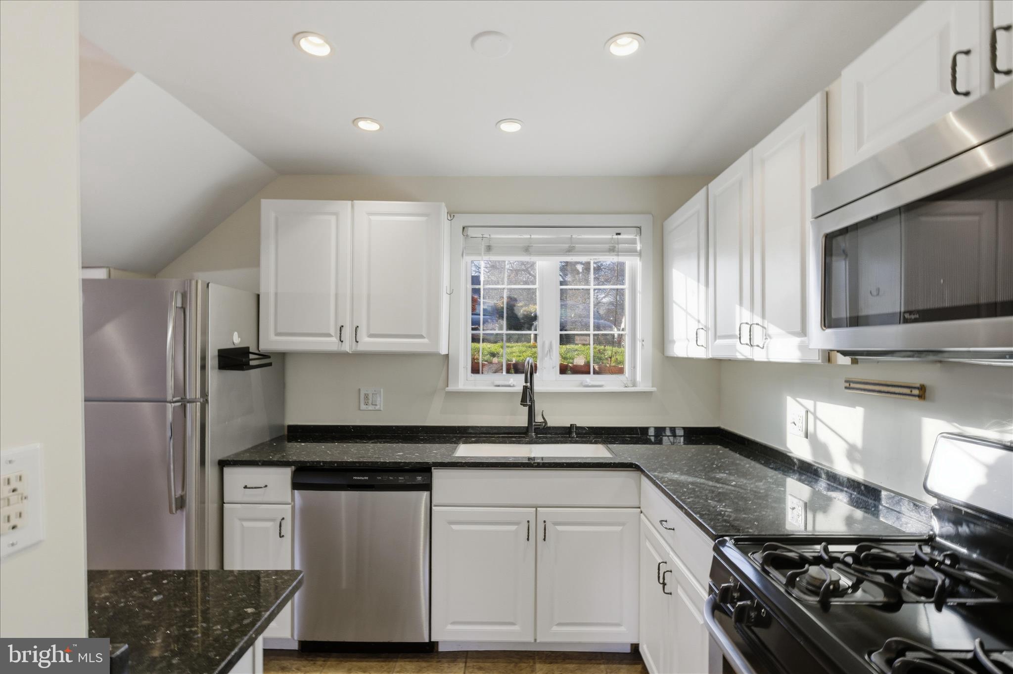 3225 RAVENSWORTH PLACE