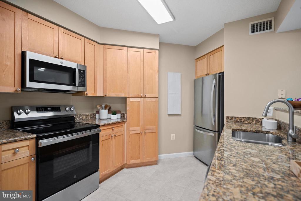 3101 N HAMPTON DRIVE 403